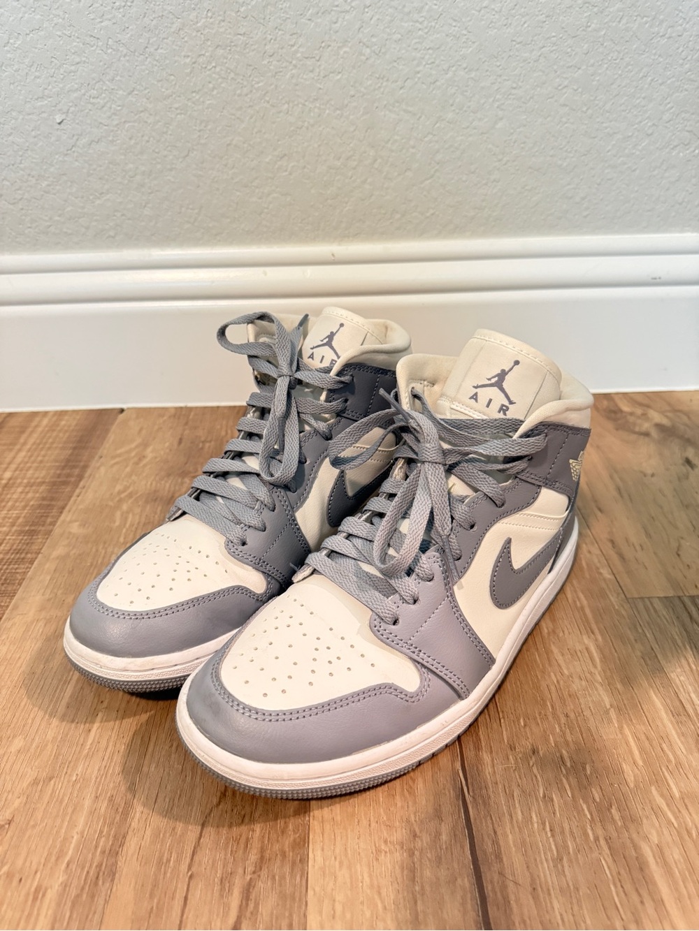Air Jordan 1 Mid Stealth Grey Sneakers